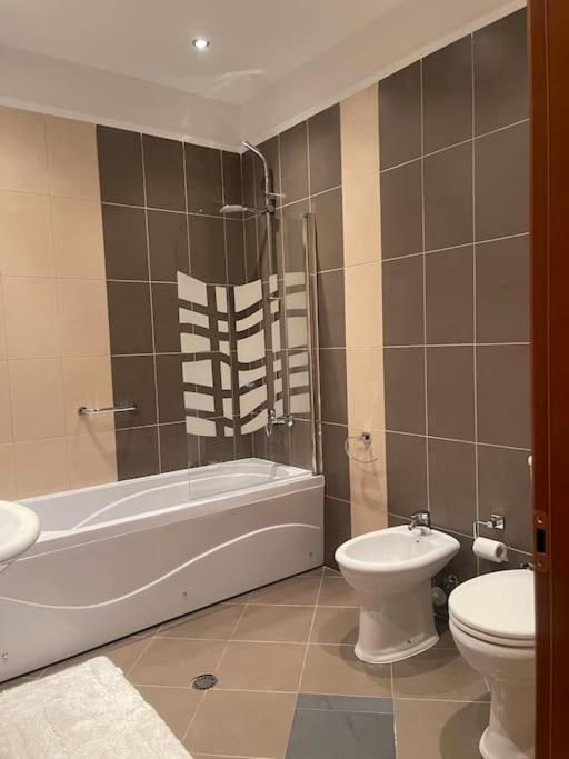 Stylish Central Apartment Tiranë Eksteriør bilde